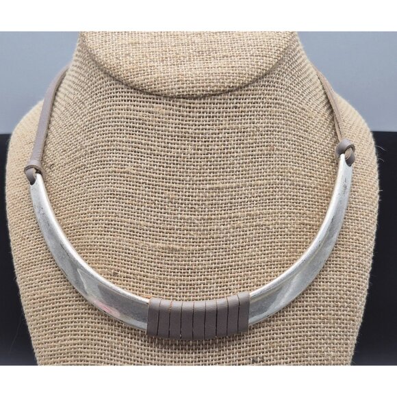 Brushed Silver Tone & Gray Faux Leather Structured Collar Choker Necklace 18" - Picture 6 of 7
